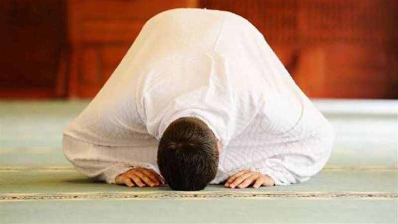 خواطر بالبلدي يكتبها فتحي عثمان.. الله هو من حدد موعد الصلاة فلماذا تتأخر؟